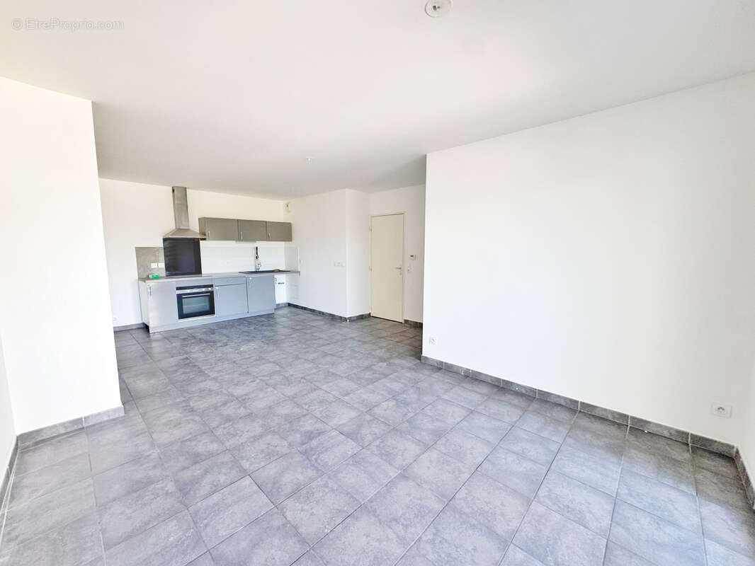 Appartement à PIERRE-BENITE