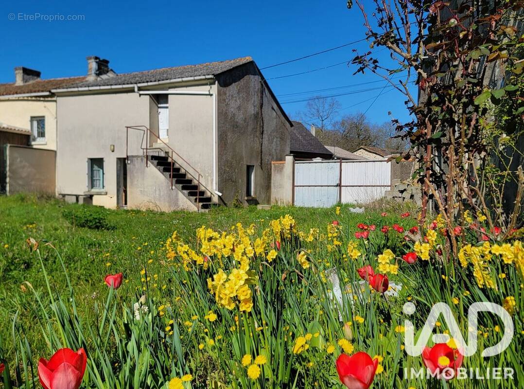 Photo 1 - Maison à DOUE-LA-FONTAINE