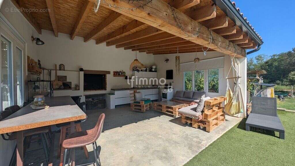 Maison 4 faces rénovée avec grand terrain, piscine et cuisine d' - photo 20