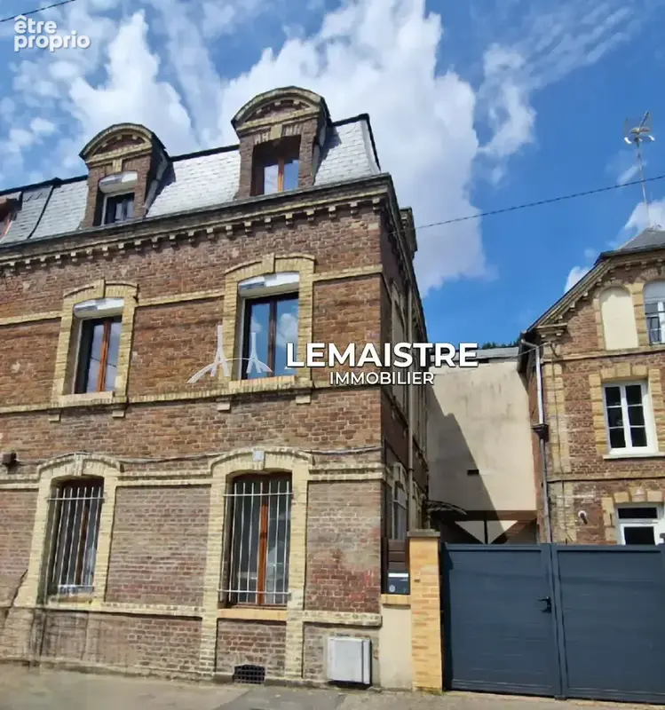 Maison de ville à vendre  - Bolbec - 4 chambres - cour - photo 2