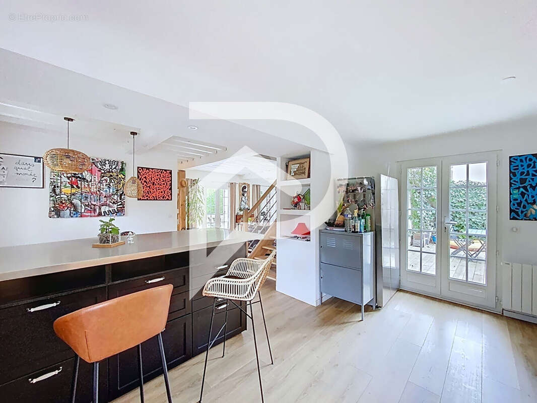 Maison à MEZIERES-EN-DROUAIS