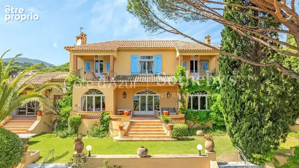 Exclusivité Côte d’Azur villa d’exception à Sainte-Maxime, proche mer et centre-ville - photo 3