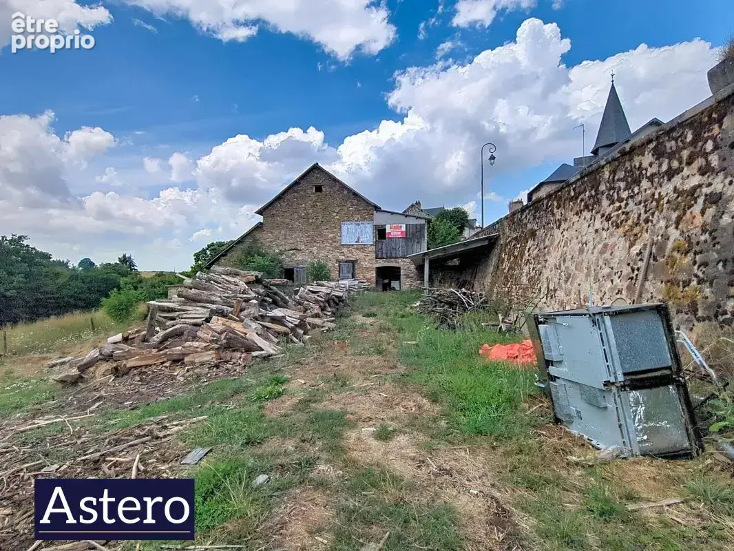 Condat-sur-ganaveix - vaste grange dans le bourg avec terrain - à rénover - photo 8