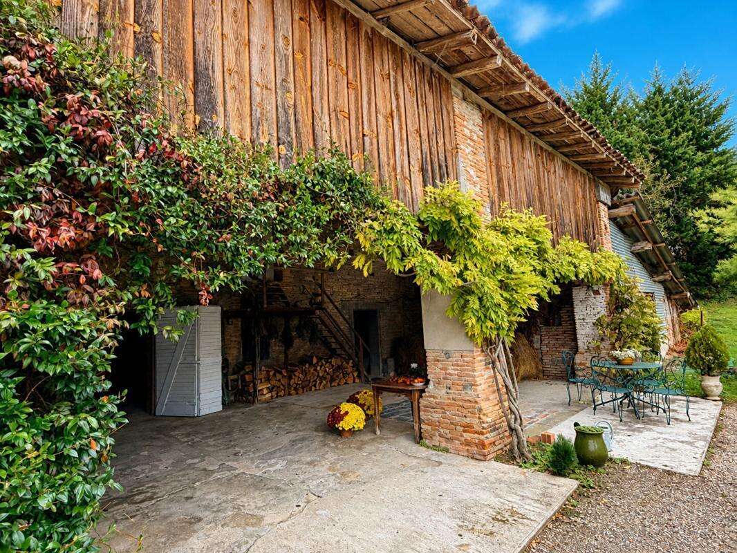 82130, Montastruc, Montauban Nord, Maison plain pied, 160 m², 6 pièces, 3/4 chambres sur 1,5 hA de terrain - photo 8