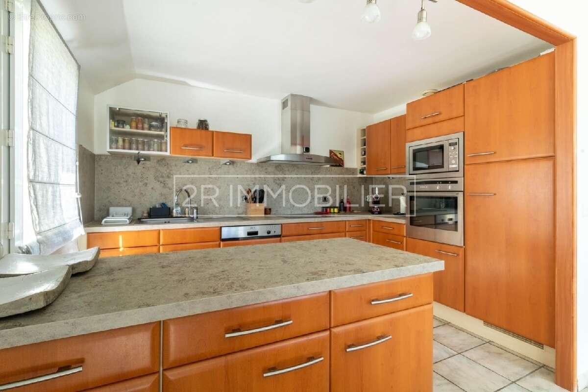 Maison à SAINT-THIBAULT-DES-VIGNES