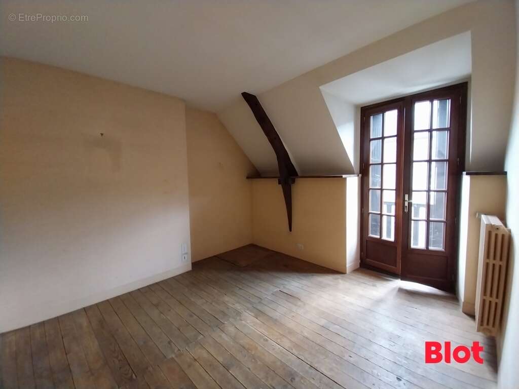 Maison à MINIAC-MORVAN