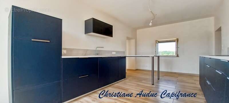 5 minutes de Génelard, au calme, maison en pierre, de plain-pied, rénovée en 2025, de 118.50 m², 135 m² de grenier aménageable,  - photo 9