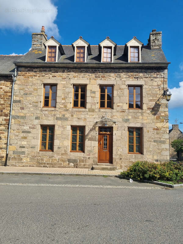 Maison à LANVOLLON