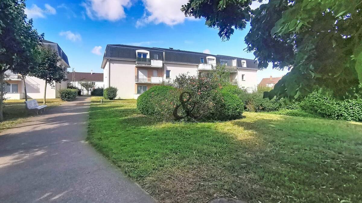 Appartement à LA CHAUSSEE-SAINT-VICTOR