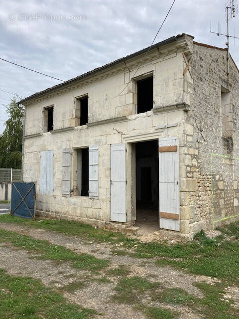 Maison à PORT-D'ENVAUX