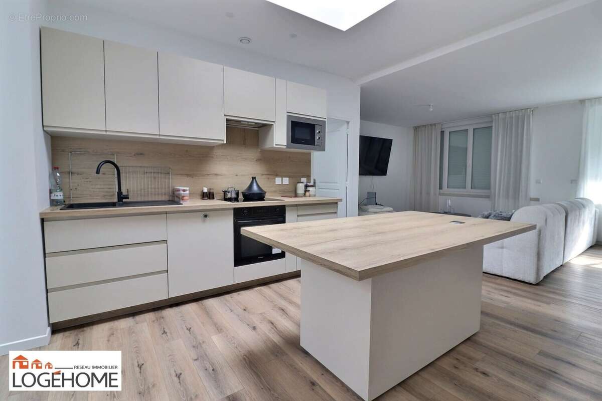 Autre à HELLEMMES-LILLE