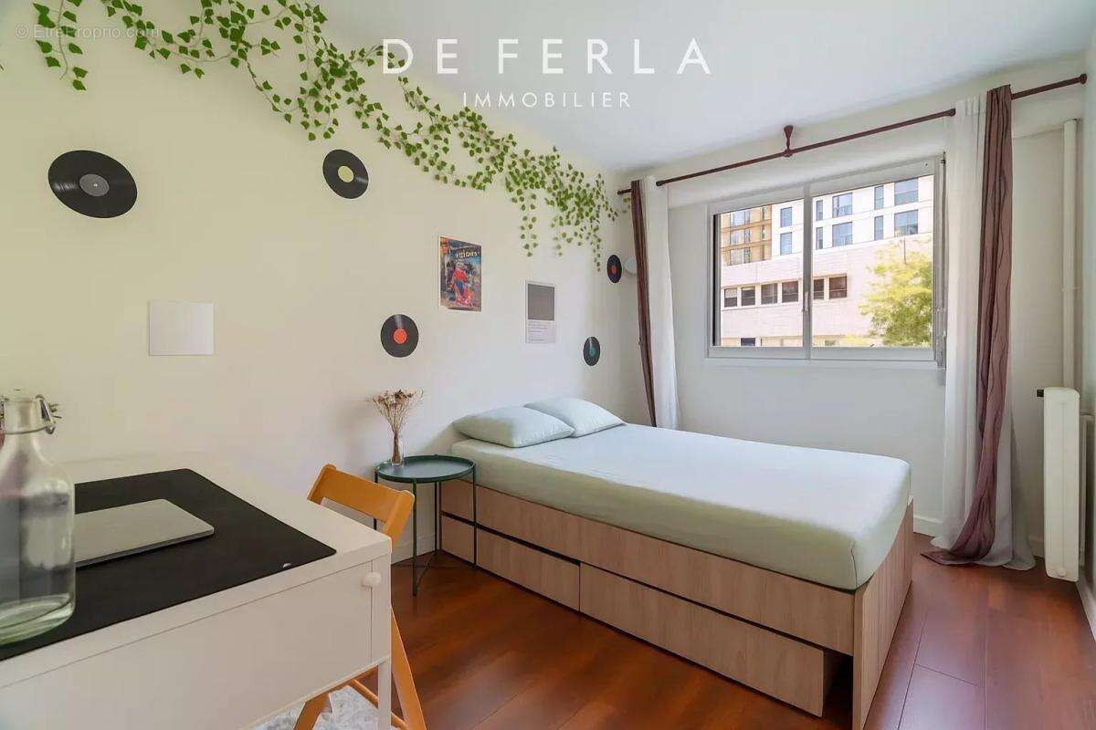 Appartement à PARIS-14E