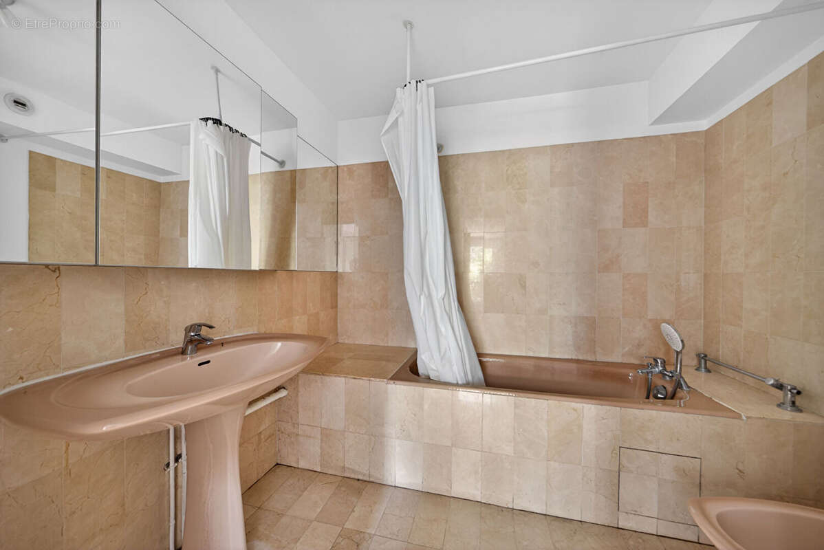 Appartement à PARIS-12E