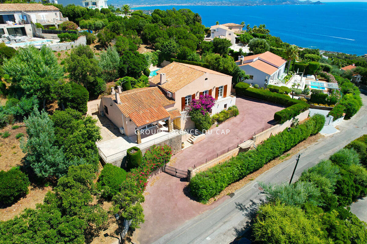 Maison à LES ISSAMBRES