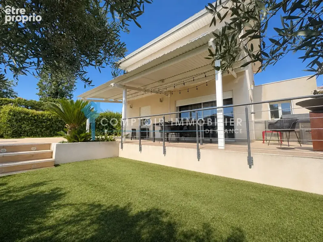 A vendre dept 30 (gard) aimargues villa 3 chambres jardin garage et piscine - photo 2