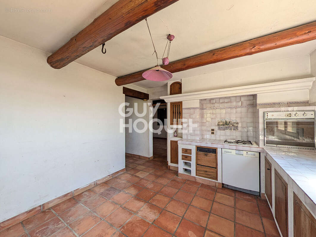 Maison ancienne à rénover avec grand terrain et piscine à Les Taillades - photo 4