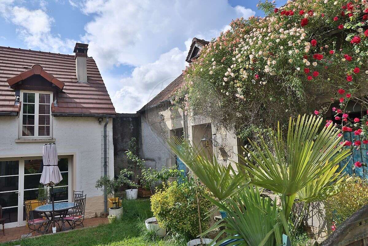 Maison à BEAUMONT-LA-FERRIERE