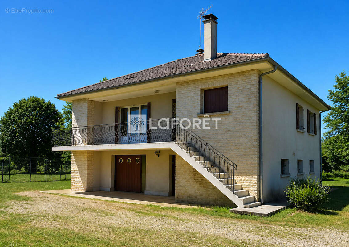 Maison à FLEURIEUX-SUR-L'ARBRESLE