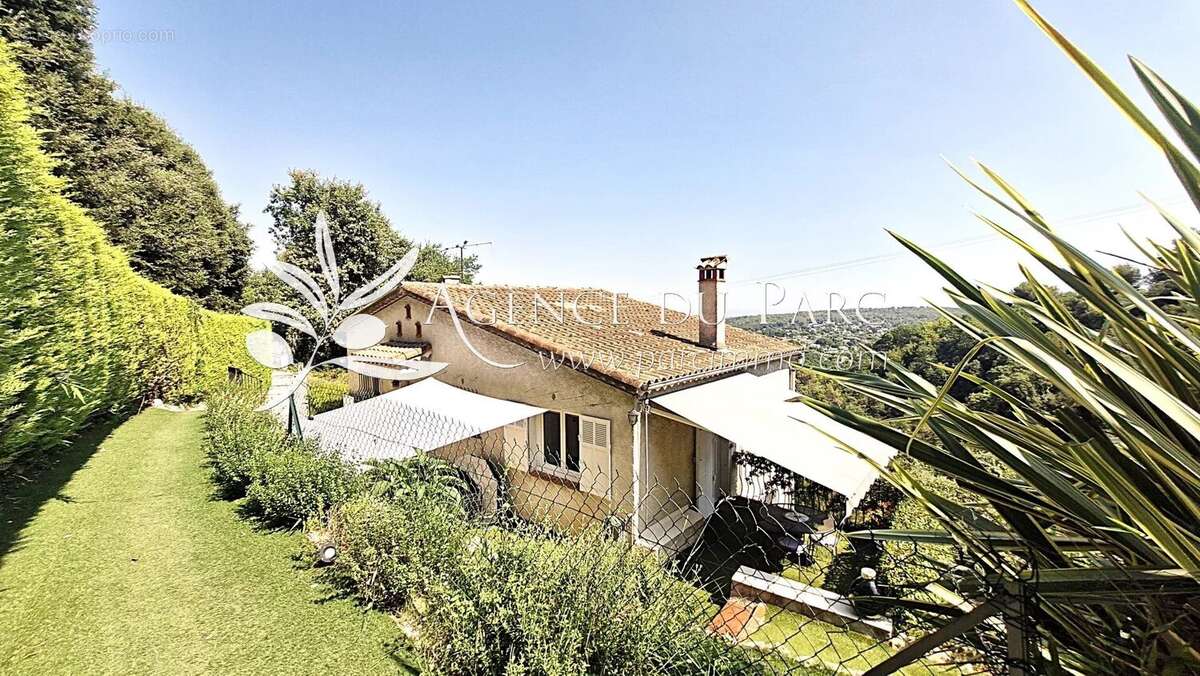 Maison à TOURRETTES-SUR-LOUP