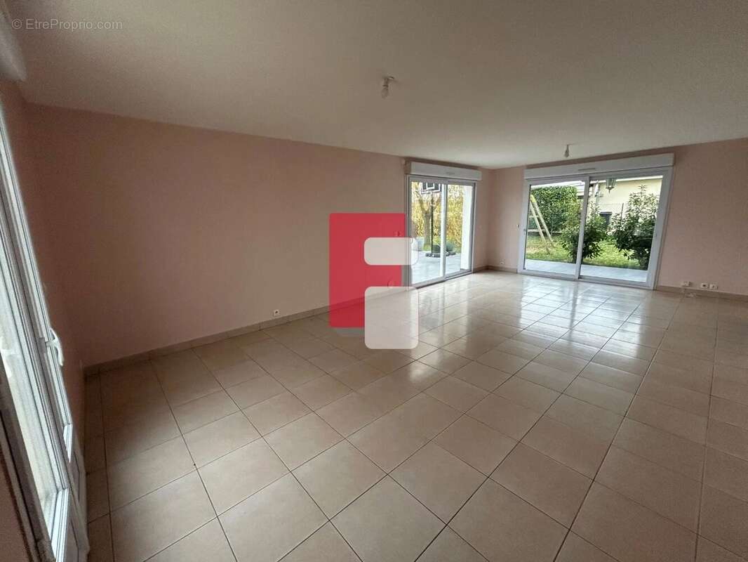 Maison à VILLECHETIF