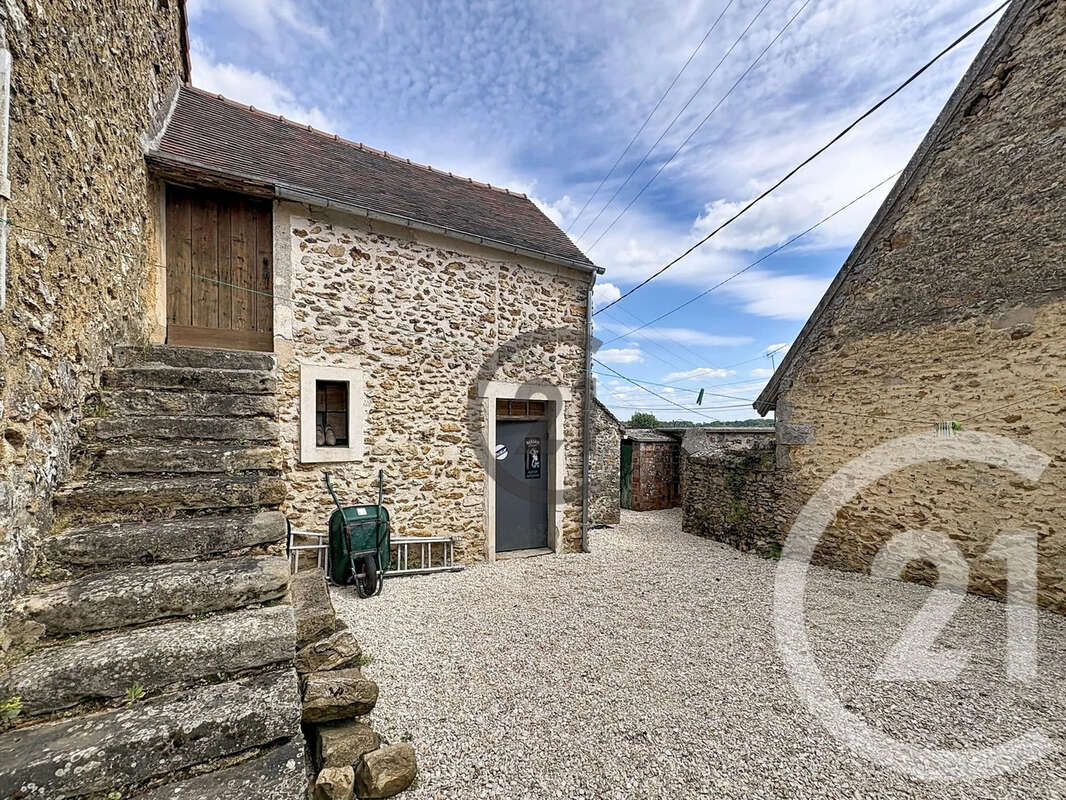 Maison à OZOUER-LE-VOULGIS