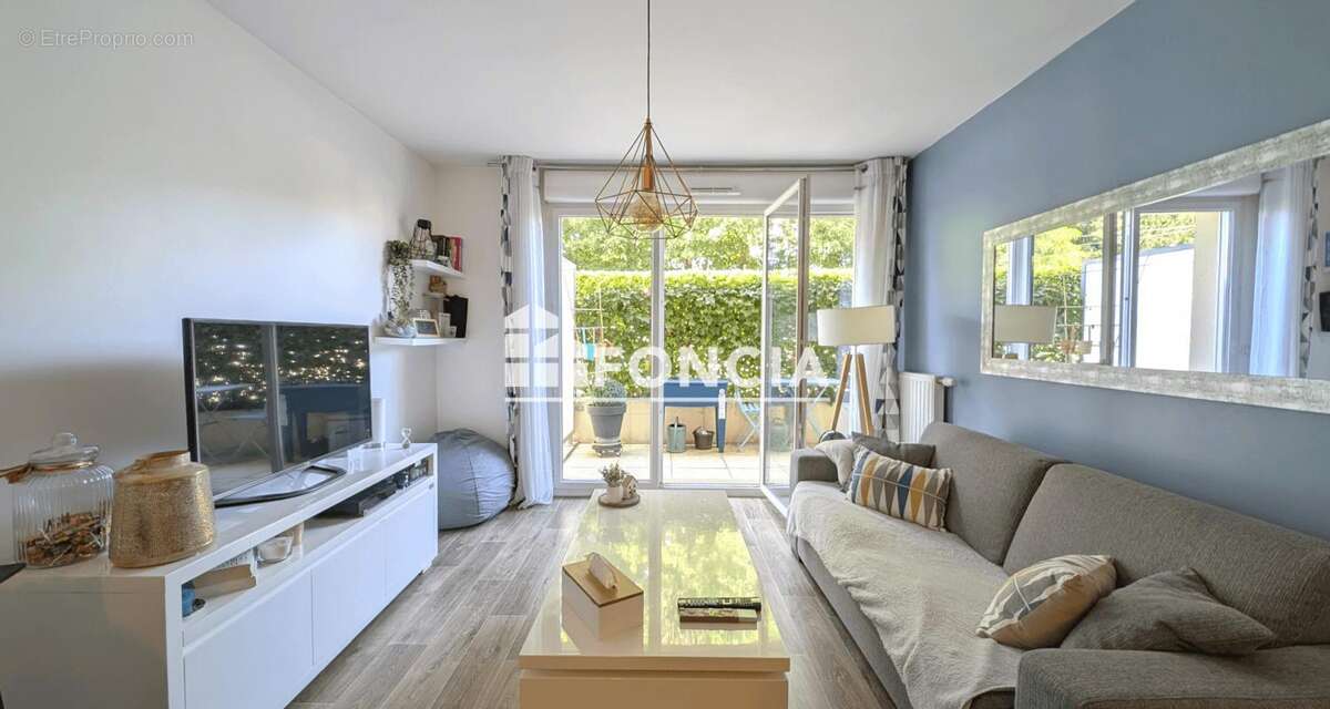 Appartement à CHILLY-MAZARIN