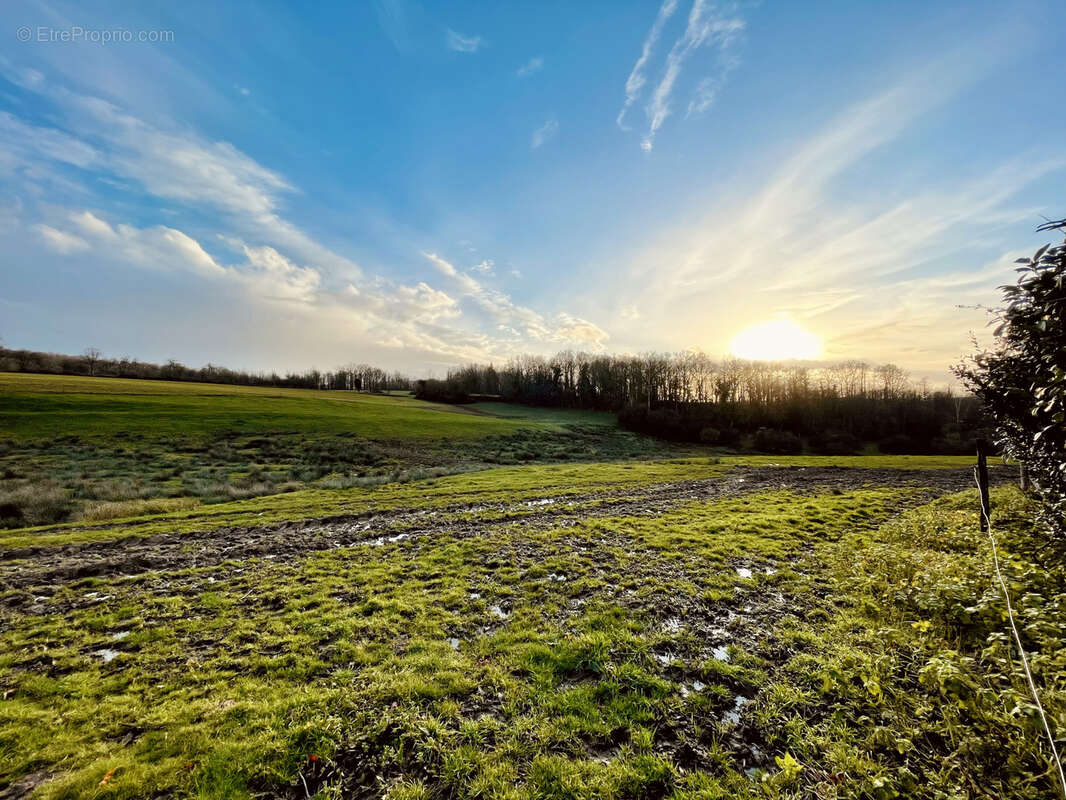 Maison à LESIGNAC-DURAND