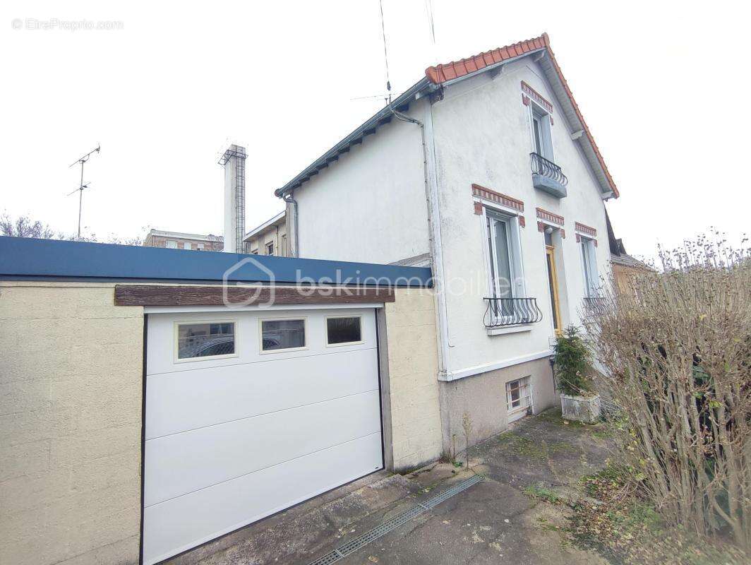 Maison à SAVIGNY-SUR-ORGE