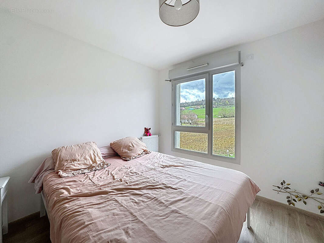 Appartement à POISY