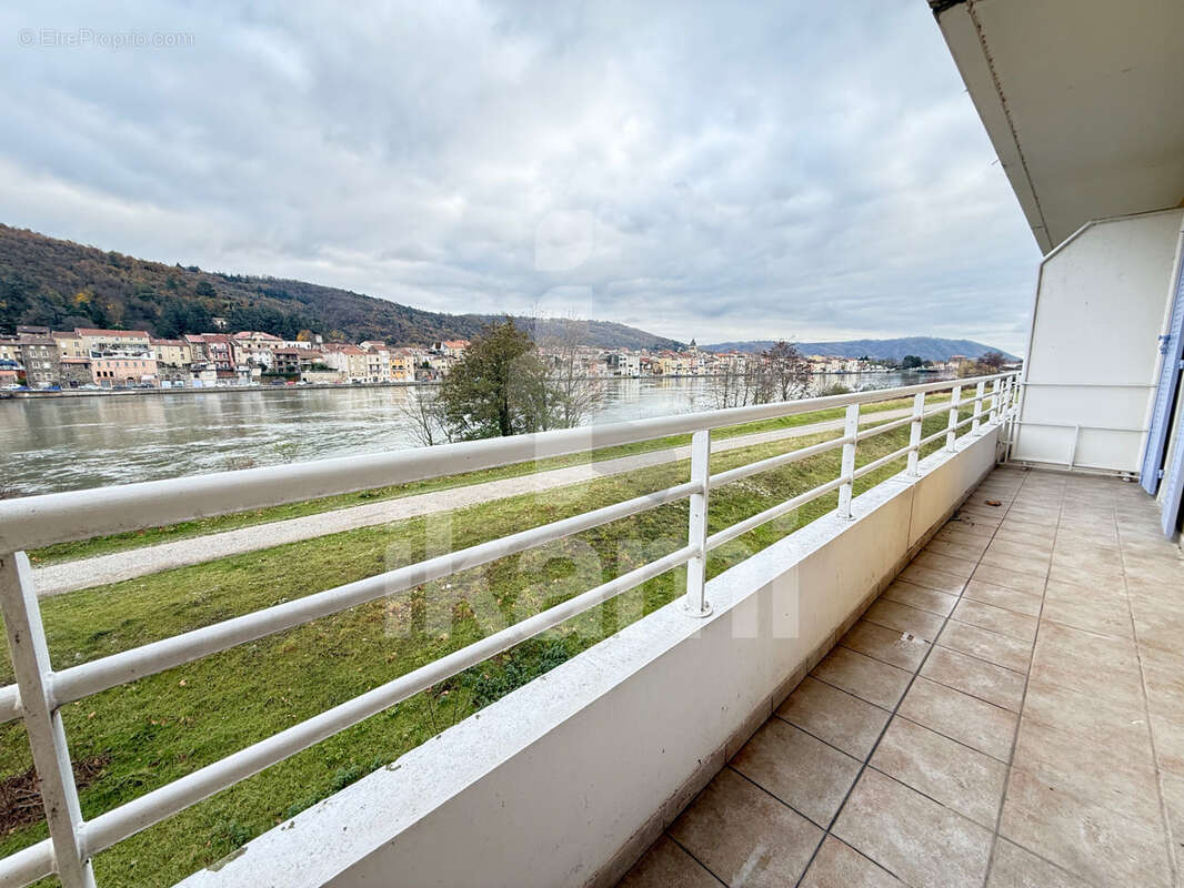 Appartement à SARRAS