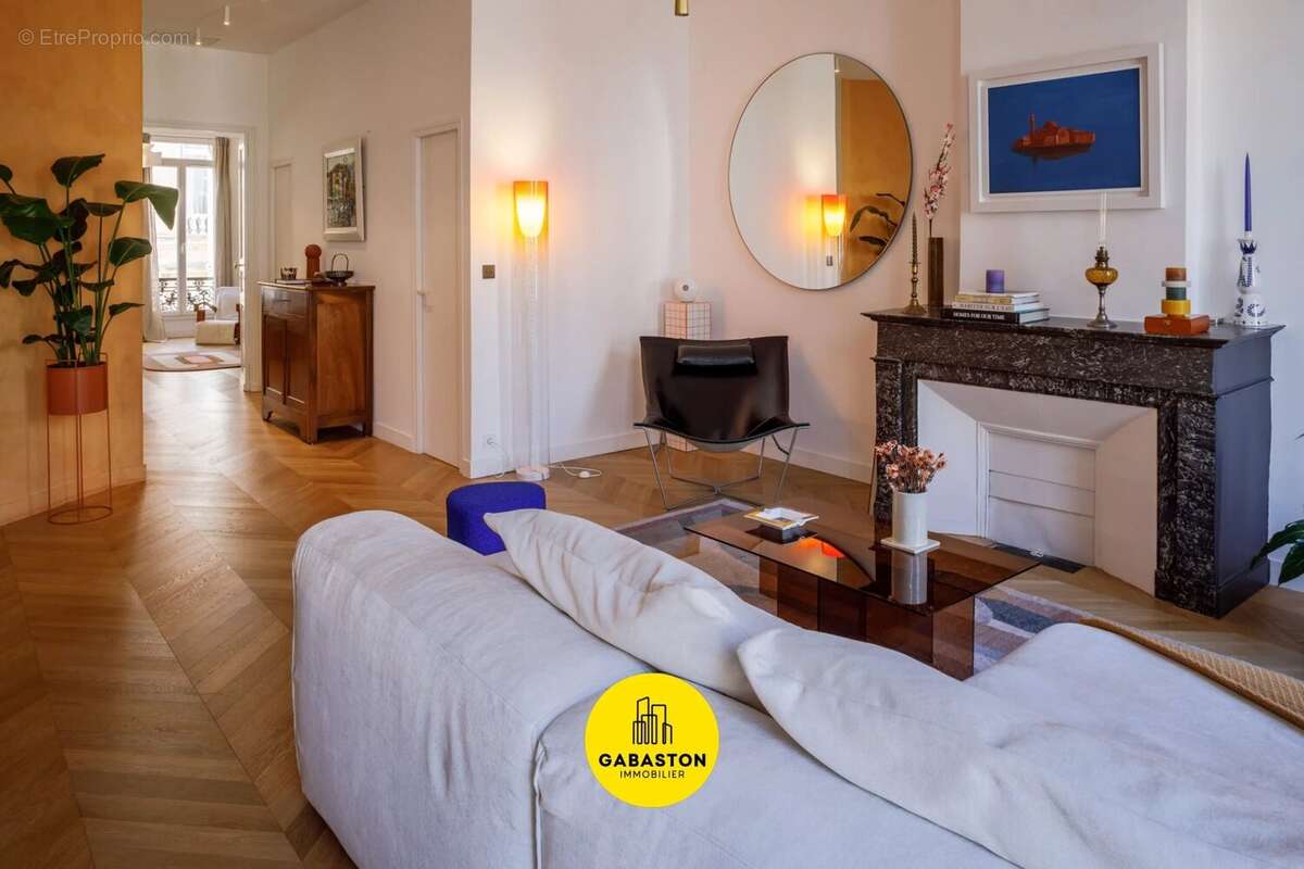 Appartement à MARSEILLE-6E