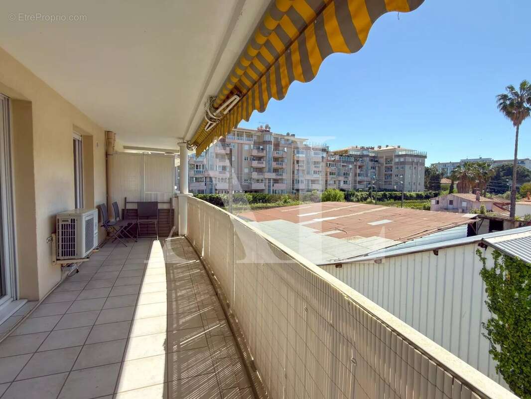 Appartement à VALLAURIS
