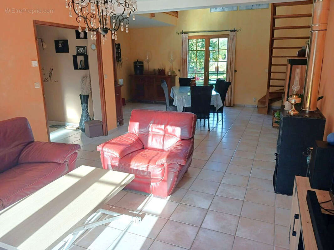 Maison à CHAMPVALLON