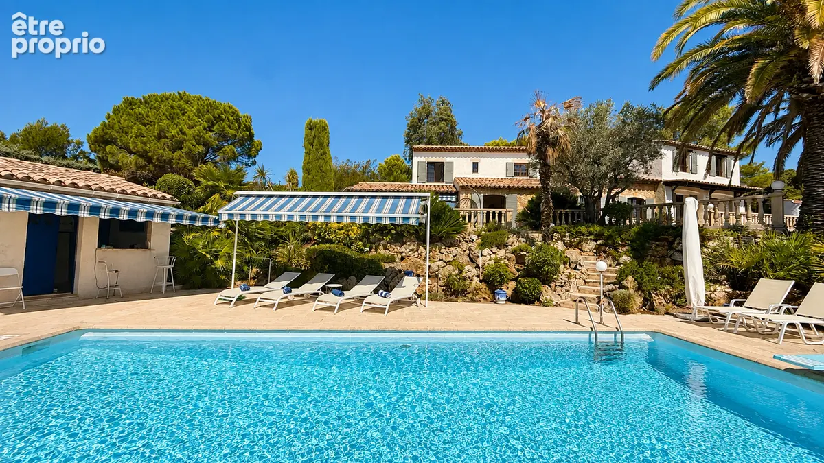 Maison à ROQUEBRUNE-SUR-ARGENS