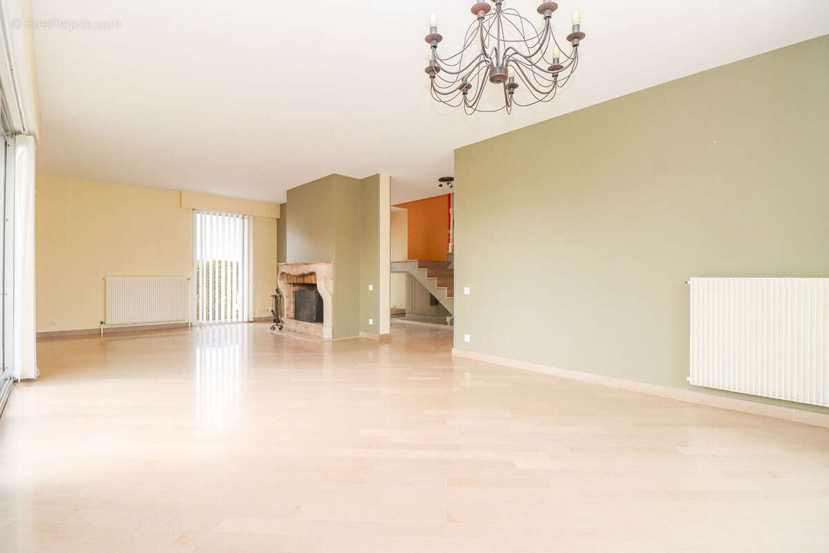 Maison à VAROIS-ET-CHAIGNOT