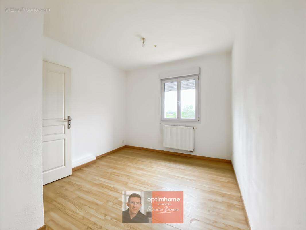 Choisey – Maison récente de 2010 – 4 chambres, bureau et jardin de 510 m² - photo 11