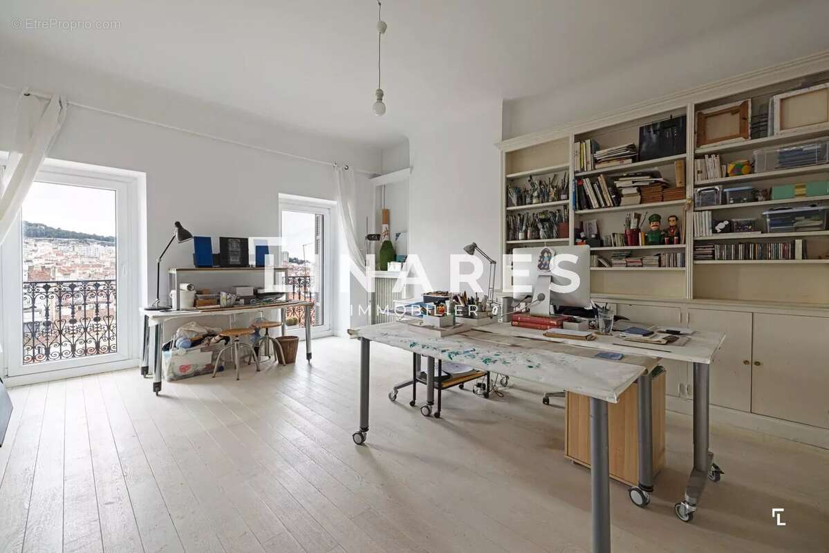 Appartement à MARSEILLE-6E