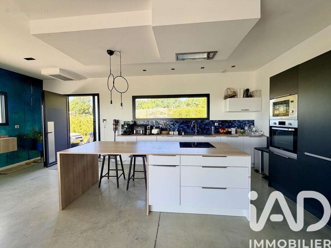 Maison 166 m² à L'isle-Jourdain  - photo 6