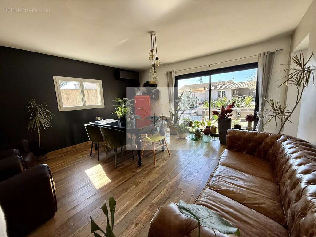 Maison à MONTELIMAR