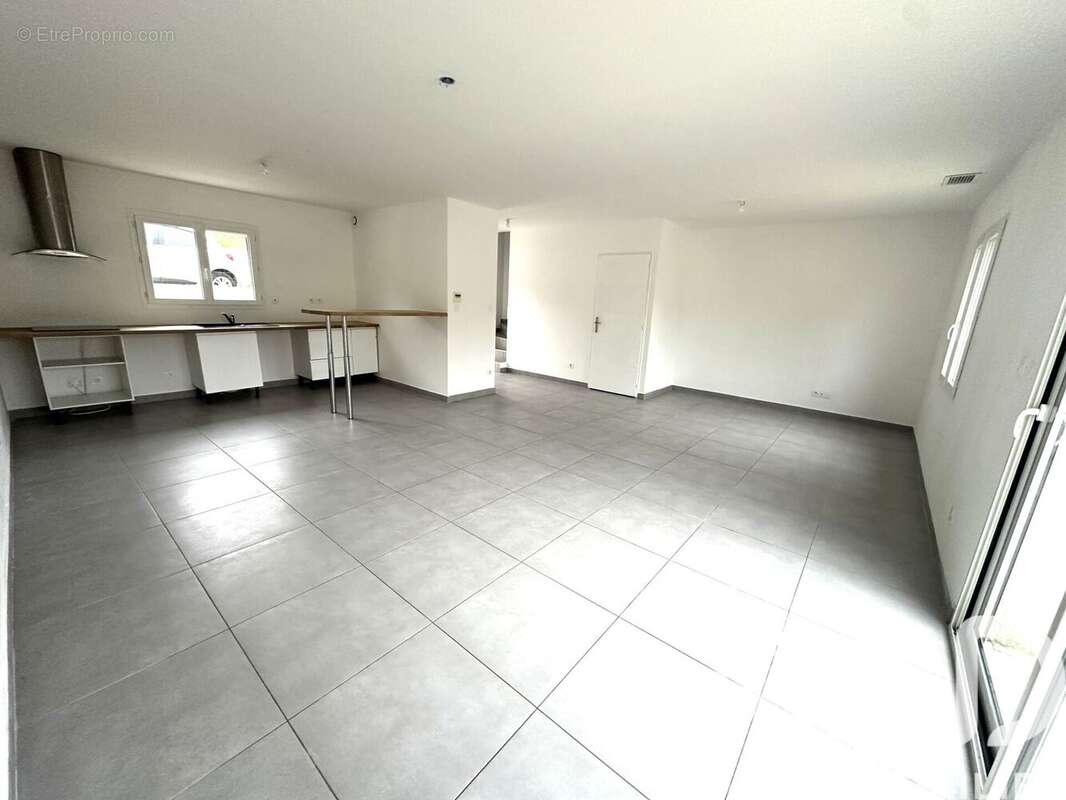 Photo 2 - Maison à NIMES