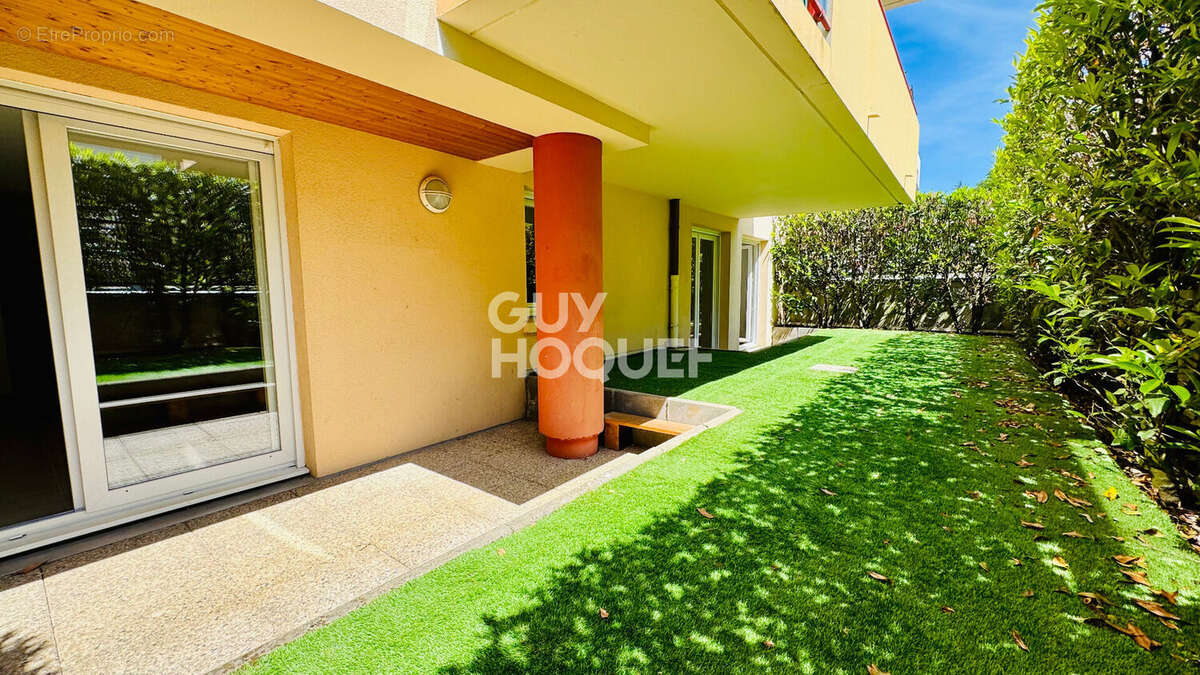 Appartement à CRUSEILLES