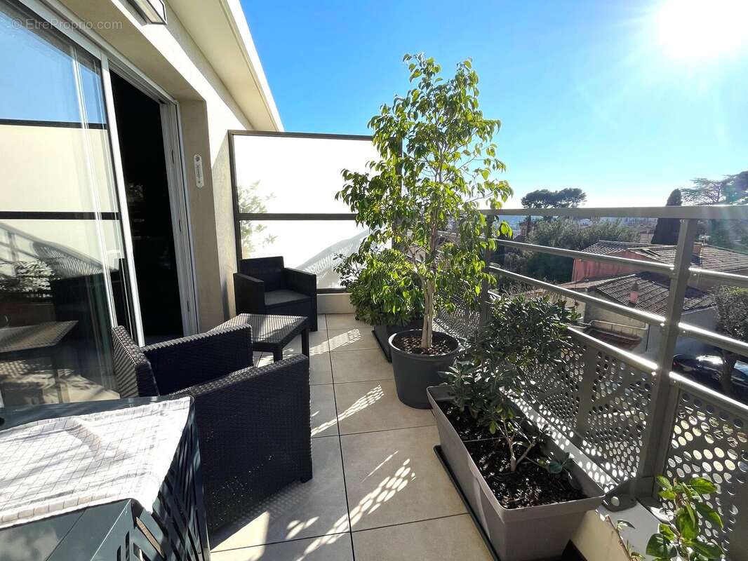 Superbe Appt F4 En Duplex Sur Toulon La Pivotte - photo 2