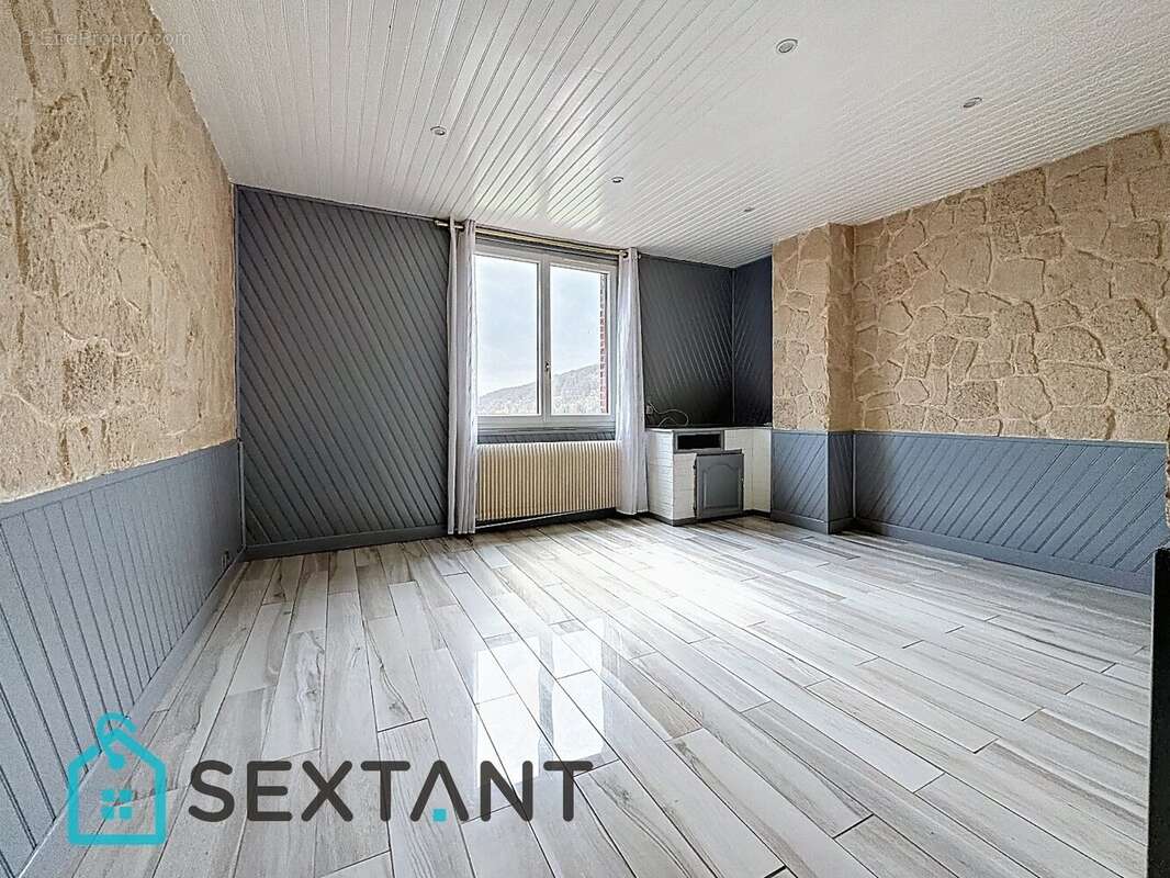 Maison à VILLERS-ECALLES