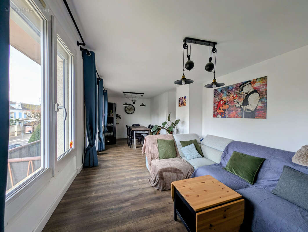 Appartement à LA FERTE-ALAIS