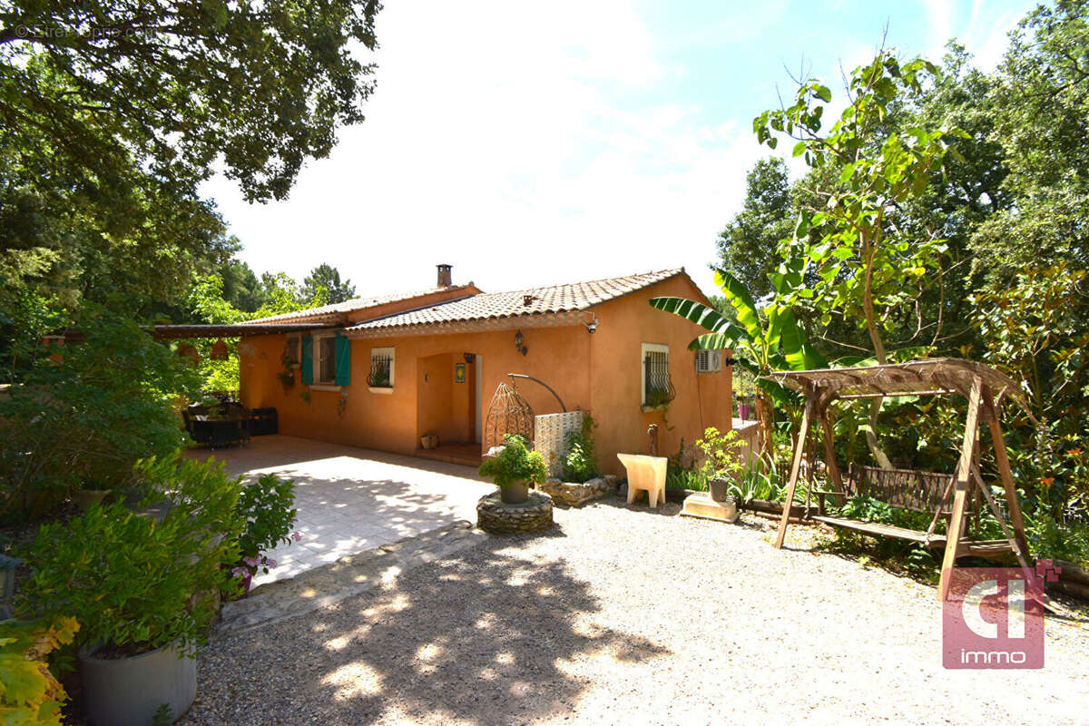 Maison à BESSE-SUR-ISSOLE