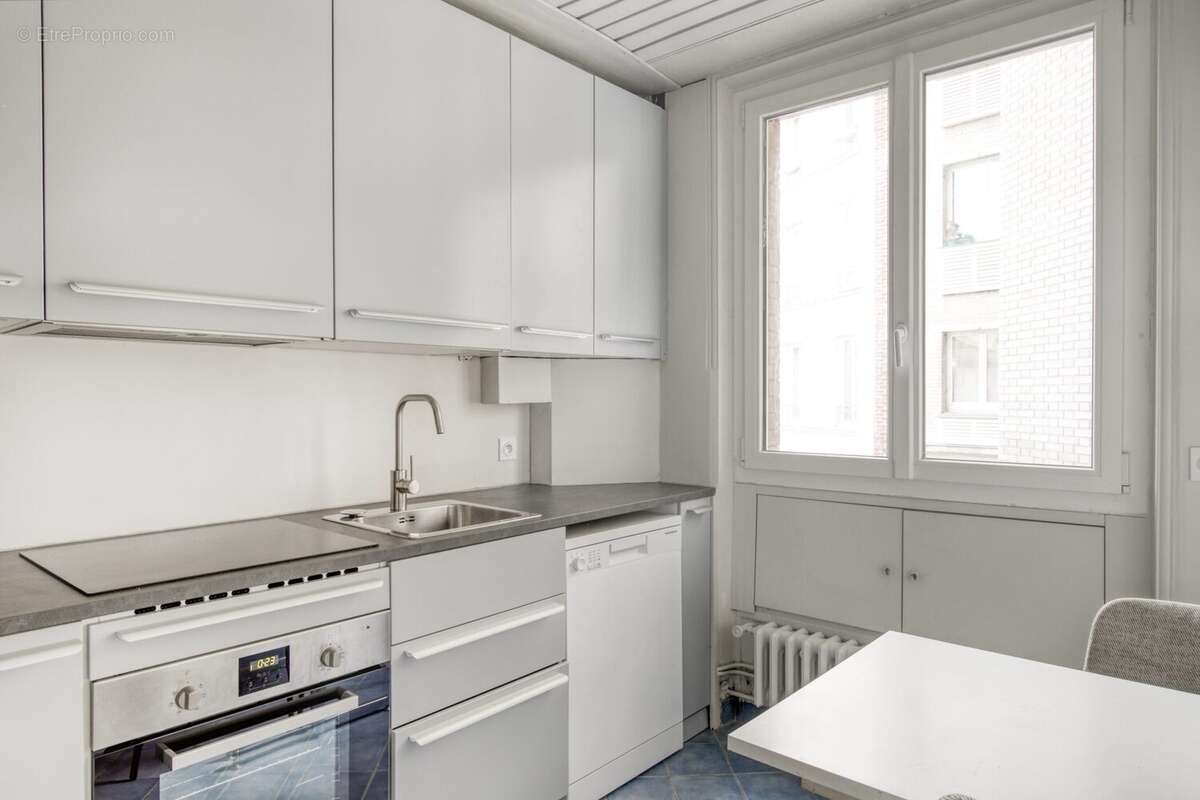 Appartement à PARIS-14E