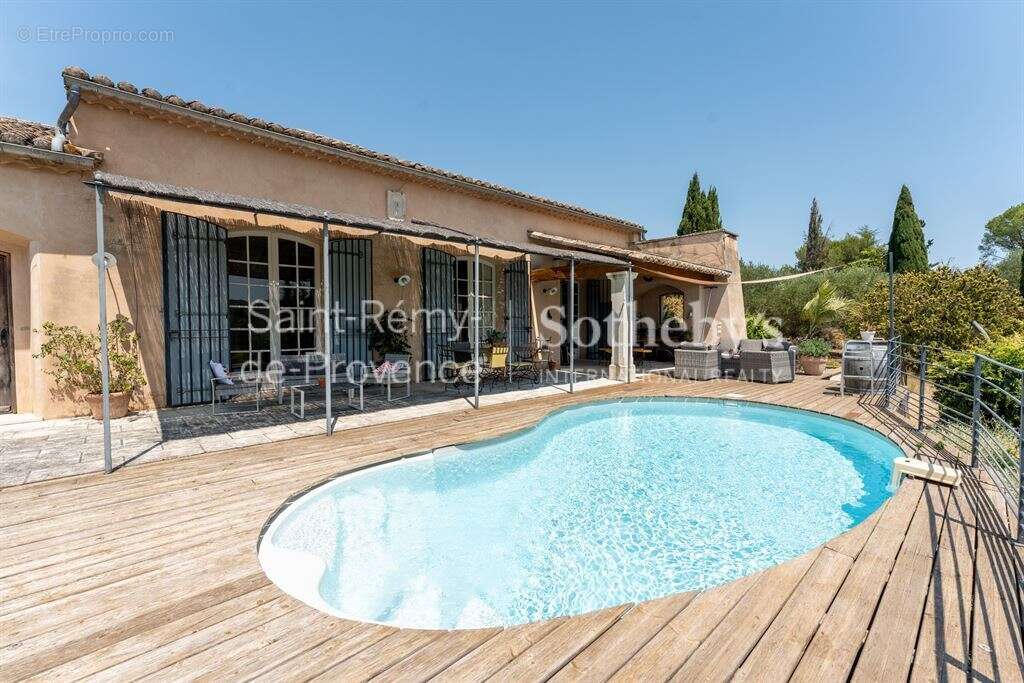 Propriété de plain pied avec piscine à Saint Rémy de Provence, vue sur les Alpilles - photo 6