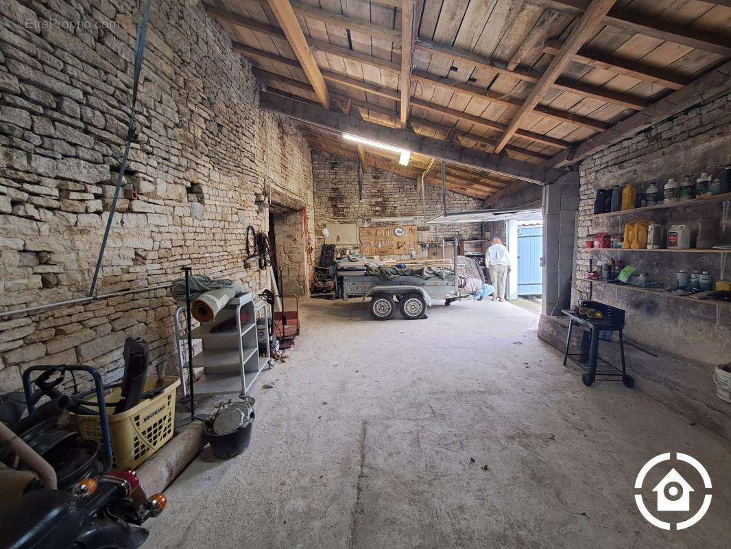Maison en pierre - 3 chambres + appartement indépendant - 2 cha - photo 23