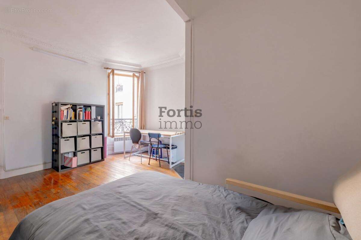 Appartement à PARIS-14E