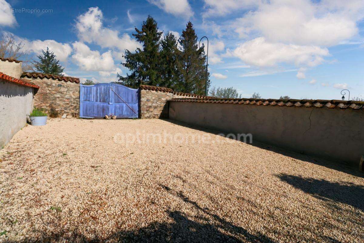 Maison de Charme et de Caractère de 353 m² - 9 Pièces - 6 Chambres sur parcelle de 662 m² - BELLAC 87300 - photo 49